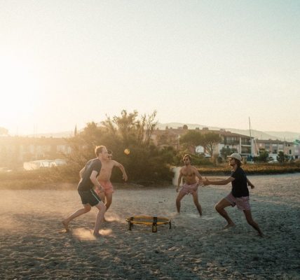 Spikeball on the beach. Taken by the amazing @thibault.feyaerts