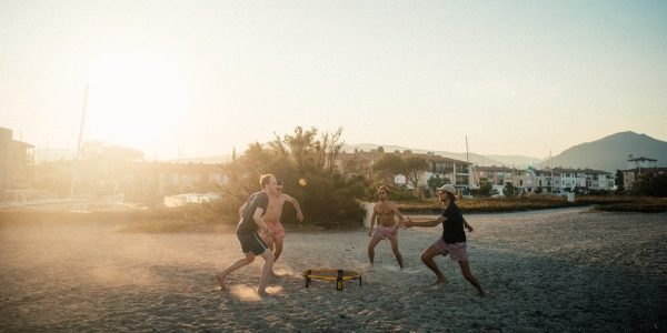 Spikeball on the beach. Taken by the amazing @thibault.feyaerts